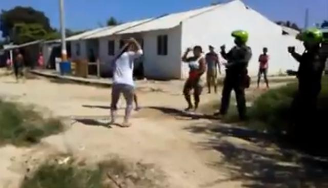 Este es el video de Facebook que nos muestra el resultado de la pelea entre dos chicas en Colombia a machete limpio. | Fb