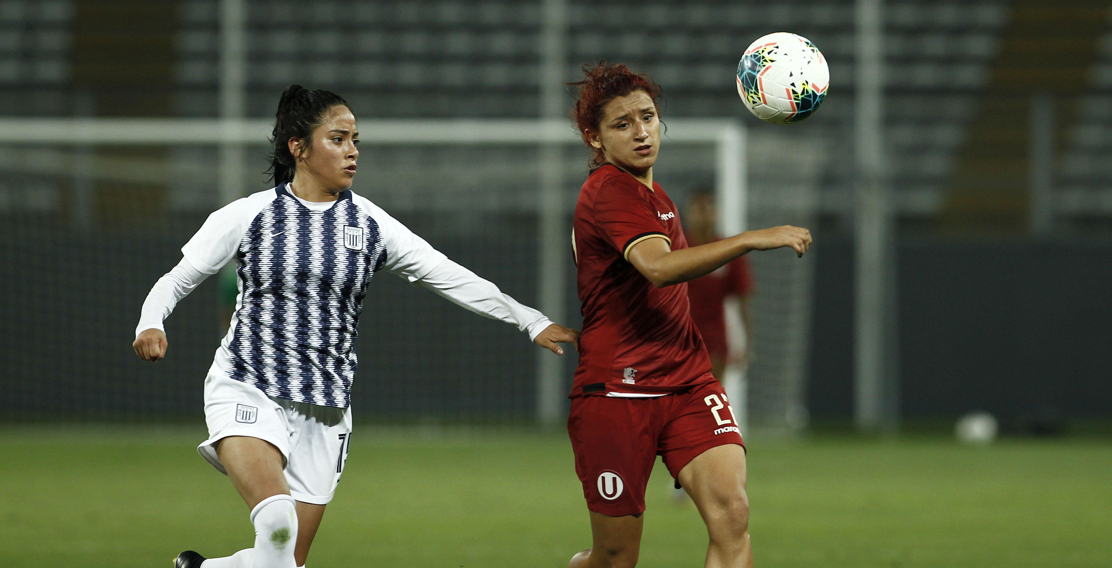 Universitario de Deportes vs Alianza Lima por la Final de la Etapa Regional Lima de la Liga de Futbol Femenino en el Estadio Nacional de Lima. Xiomara Canales y Cindy Novoa.