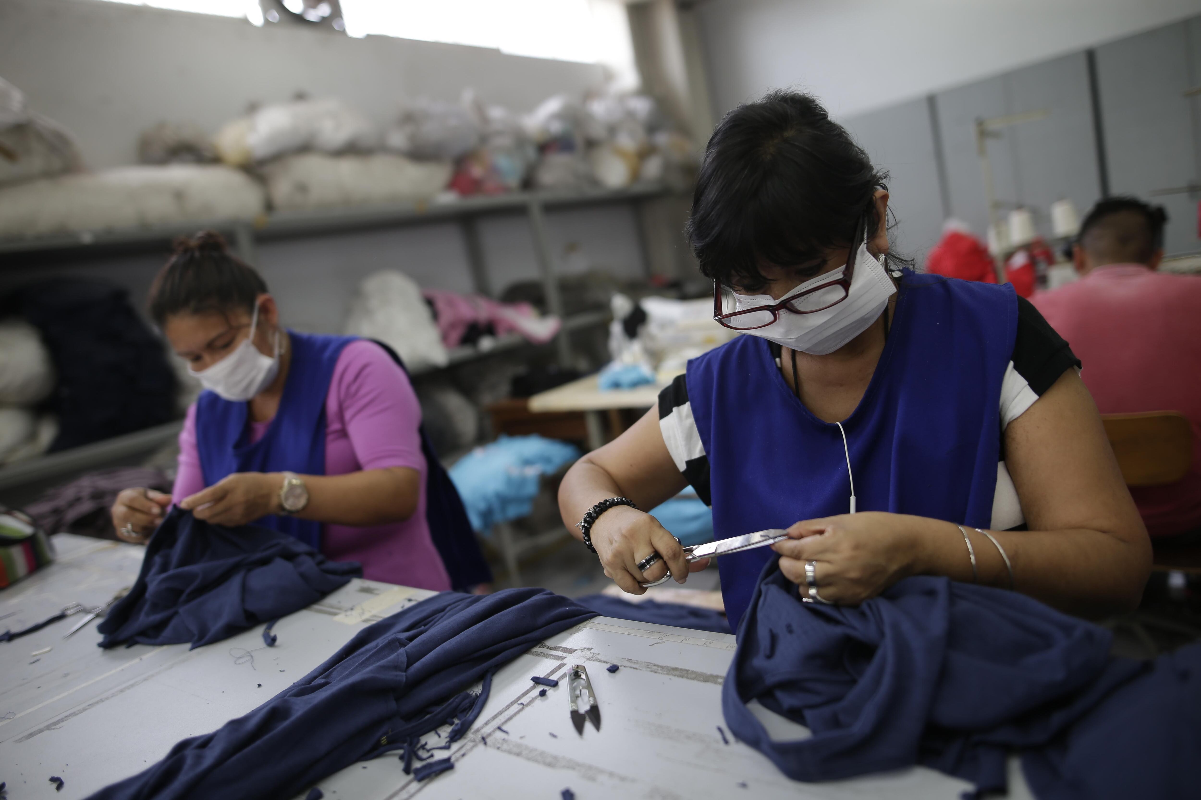 “Somos conscientes de que quizá nos puedan decir que se le harán modificaciones. Pero nosotros tenemos la seguridad de que todos los gremios asociados a PYME Perú están dispuestos a cumplir el protocolo de bioseguridad que el Gobierno emita”, acotó Julio Pardavé, presidente de la Asociación PYME Perú. (Foto: GEC)