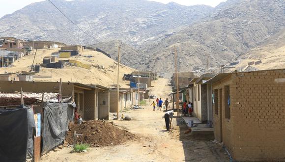 El 45% de la población total de Alto Trujillo (36.000) “no cuenta con los servicios de agua potable ni desagüe”. (Foto: Jhonny Aurazo)