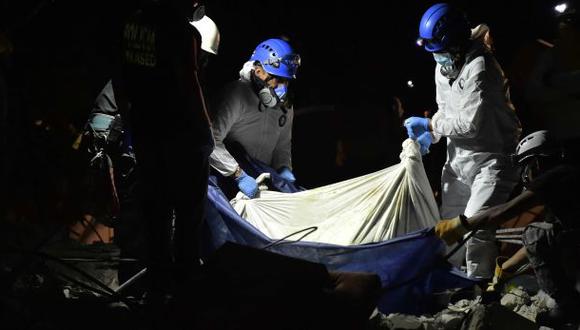 Terremoto en Ecuador: "Mi esposa me abrazó, me besó y murió"