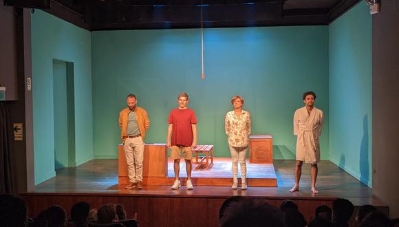 El elenco de "El principio de Arquímedes": Alonso Cano, Óscar Beltrán, Sandra Bernasconi y Fernando Luque. (Foto: Juan Diego Rodríguez Bazalar)