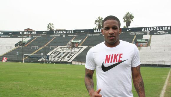 Jefferson Farfán jugó en Alianza Lima hasta el año 2004. Se fue a jugar a Europa tras salir campeón nacional 2003 para vestir la camiseta del PSV Eindhoven. (Foto: El Comercio)