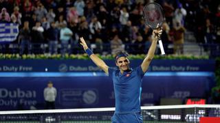 Federer alarga su leyenda: venció a Tsitsipas en el Abierto de Dubái y ganó su título número 100 | VIDEO