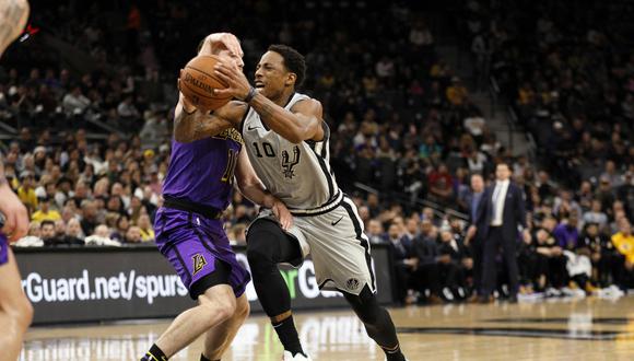 Demar DeRozan aportó con 36 puntos, 8 rebotes y 9 asistencias en el triunfo frente a los Lakers | Foto: Reuters