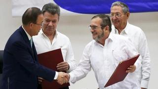 Colombia y las FARC retoman diálogo para salvar proceso de paz