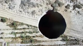 El misterioso socavón de 32 metros de diámetro que aterroriza a los vecinos de una ciudad norteña de Chile