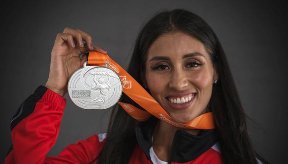 La atleta dejó en alto en nombre del Perú durante el Mundial de Atletismo de Budapest tras posicionarse en la segunda posición. Foto: AFP