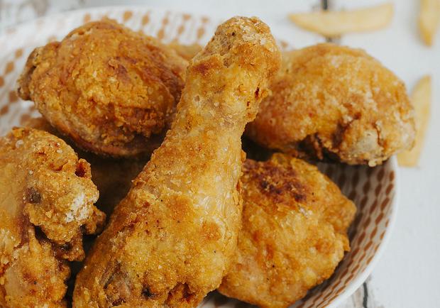 Broaster chicken, from Yo Madre Recipes.