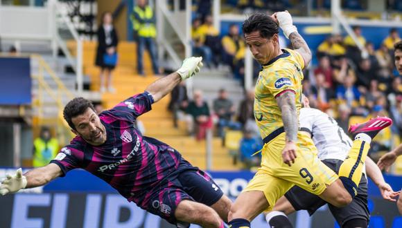 Gianluca Lapadula le marcó a Buffon y Cagliari vence 1-0 a Parma | VIDEO