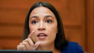 La demócrata Alexandria Ocasio-Cortez renueva su escaño en Nueva York para la Cámara de Representantes