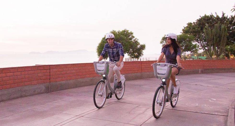Pasear en bicicleta por las calles o malecón de Miraflores puede ser un gran plan junto a amigos o pareja. (Foto: Citybike Lima)