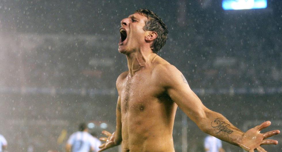 Martín Palermo marcó el agónico gol del triunfo de Argentina ante Perú que aseguró el pasaje de los albicelestes a Sudáfrica 2010. (Foto: AFP)