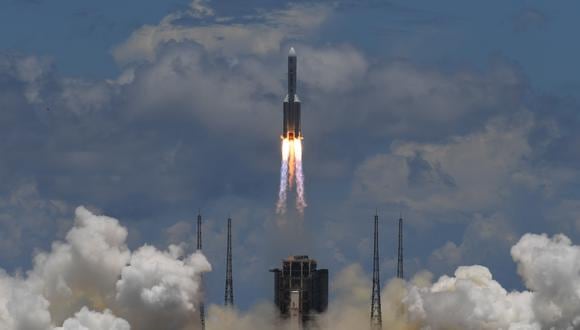 Fue lanzada por el cohete Larga Marcha 5. (Foto: Noel CELIS / AFP)