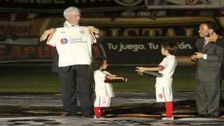 Del amor de Vargas Llosa por la U al mitológico hinchaje de Arguedas por Alianza: Cómo ama a su club un escritor en el Perú
