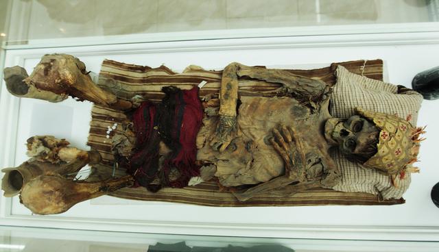 Momia tatuada de Huacho y otras 4.000 piezas preíncas se conservan en urnas sin ventilación y con naftalina [FOTOS] - 5