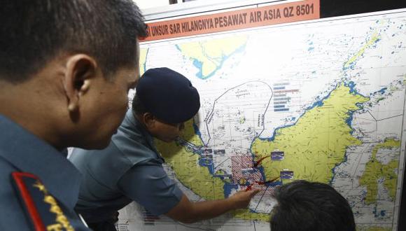 AirAsia: no hay rastro del avión desaparecido en Indonesia