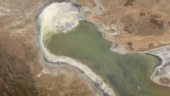 El segundo mayor lago de Bolivia se está secando