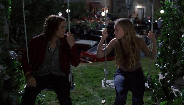 Diez cosas que odio de ti. Basada en la obra La Fierecilla Domada de Shakespeare, cuenta la historia de Kat (Julia Stiles), una chica muy cínica que es seducida por Patrick (Heath Ledger) (Foto: Difusión)