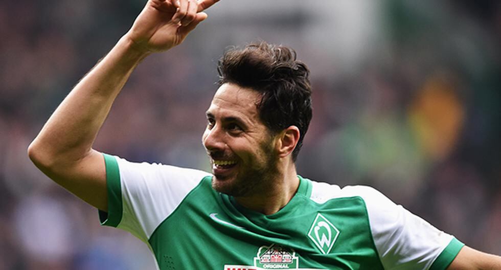 Claudio Pizarro ha hecho historia al convertirse en el goleador histórico del Werder Bremen. Alianza Lima le rindió homenaje a su exdelantero (Foto: Getty Images)