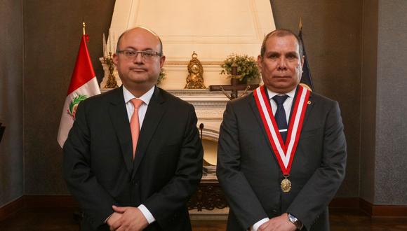 Paul Castillo juró al cargo de gerente general de BCR ante el presidente del PJ, Javier Arévalo. (Foto: BCR)
