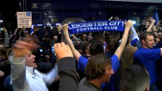 Así celebraron los hinchas del Leicester, campeón de Inglaterra
