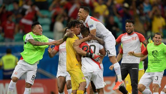 Pedro Gallese fue la gran figura de Perú frente a Uruguay, en los cuartos de final de la Copa América 2019. El arquero se recuperó del 5-0 contra Brasil y le atajó un penal a Luis Suárez. (Foto: AFP)