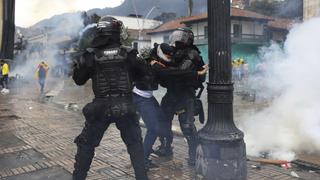 Denuncian ataques armados de civiles contra manifestantes en Colombia