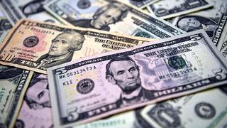 Dólar: Tipo de cambio cierra estable en medio de baja global del dólar