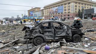 Zelensky denuncia que el bombardeo ruso contra Kharkiv es un “crimen de guerra”