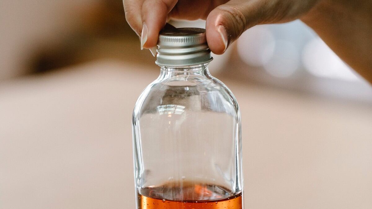 Cómo limpiar botellas de vidrio por dentro: Descubre algunos tips -  Meganoticias