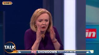 El desmayo de una presentadora durante un debate entre los candidatos a suceder a Boris Johnson en Reino Unido