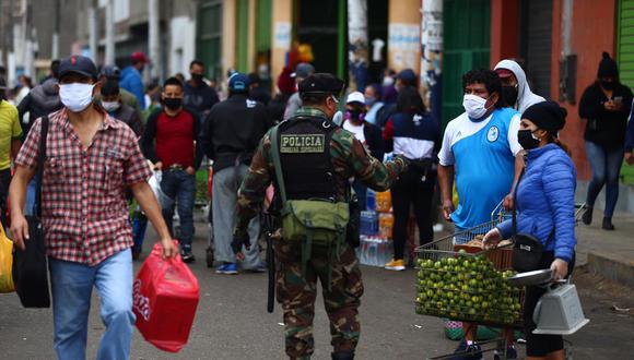 Reporte de fallecidos y casos de coronavirus. (Foto: Hugo Curotto / GEC).