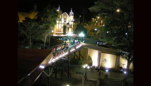 Ermita de Barranco. Una de las leyendas más famosas de este lugar, es la de un párroco que fue condenado a vagar sin cabeza por toda la eternidad al ser una mala persona en vida. Muchos visitantes aseguran haberlo visto deambulando por la noche.  (Foto: Leonel Ponce / Flickr bajo licencia de Creative Commons)