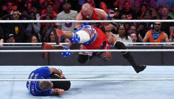 En Survivor Series 2016, Triple H sorprendió a los fans al traicionar a Kurt Angle. (Foto: WWE)