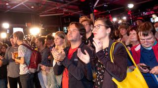 Los militantes, en vilo ante el incierto desenlace de las elecciones en Alemania