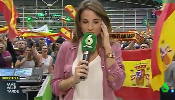 Periodista es fuertemente abucheada por simpatizantes de Vox mientras hacía un reporte en vivo en España. Foto: Captura de video