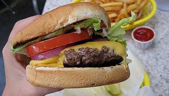 China: Carne podrida afecta a Starbucks y Burger King