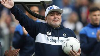 Gimnasia de La Plata despidió a Maradona: “Nos quedamos con esa sonrisa, y el escudo más hermoso en tu pecho”