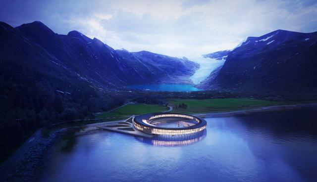 Una maravilla de la arquitectura diseñada para respetar el entorno, aprovechar al máximo la luz y ofrecer un paisaje deslumbrante al viajero. El 2021, en Noruega, abrirá sus puertas el primer hotel del mundo que generará más energía de la que tiene previsto consumir. (Foto: Plompmozes)