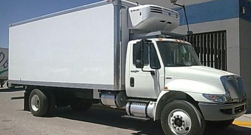 Así es el rey de la carretera; conducimos un camión de 40 toneladas con  microondas, cama y nevera