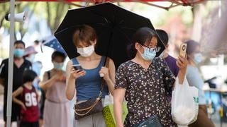 Miles varados en balneario chino por brote del coronavirus