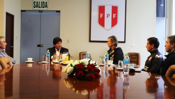 La imagen publicada por la FPF de la reunión entre Gareca, Oviedo y Oblitas (Foto: FPF)