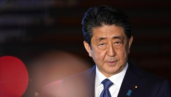 El ex primer ministro japonés Shinzo Abe fue atacado y quedó sangrando en un evento de campaña en la región de Nara el 8 de julio de 2022, informaron medios locales. (Foto: EFE/EPA/FRANCK ROBICHON).