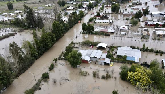 Vista aérea de la ciudad inundada de Cabrero en la región central del Bío Bío de Chile. (Foto de Guillermo SALGADO/AFP)