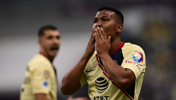 Roger Martínez firmó un doblete y el América remontó para extender su hegemonía sobre Cruz Azul, al vencerlo 3-1 el jueves y tomar ventaja en los cuartos de final del torneo Clausura mexicano. (Foto: AFP)