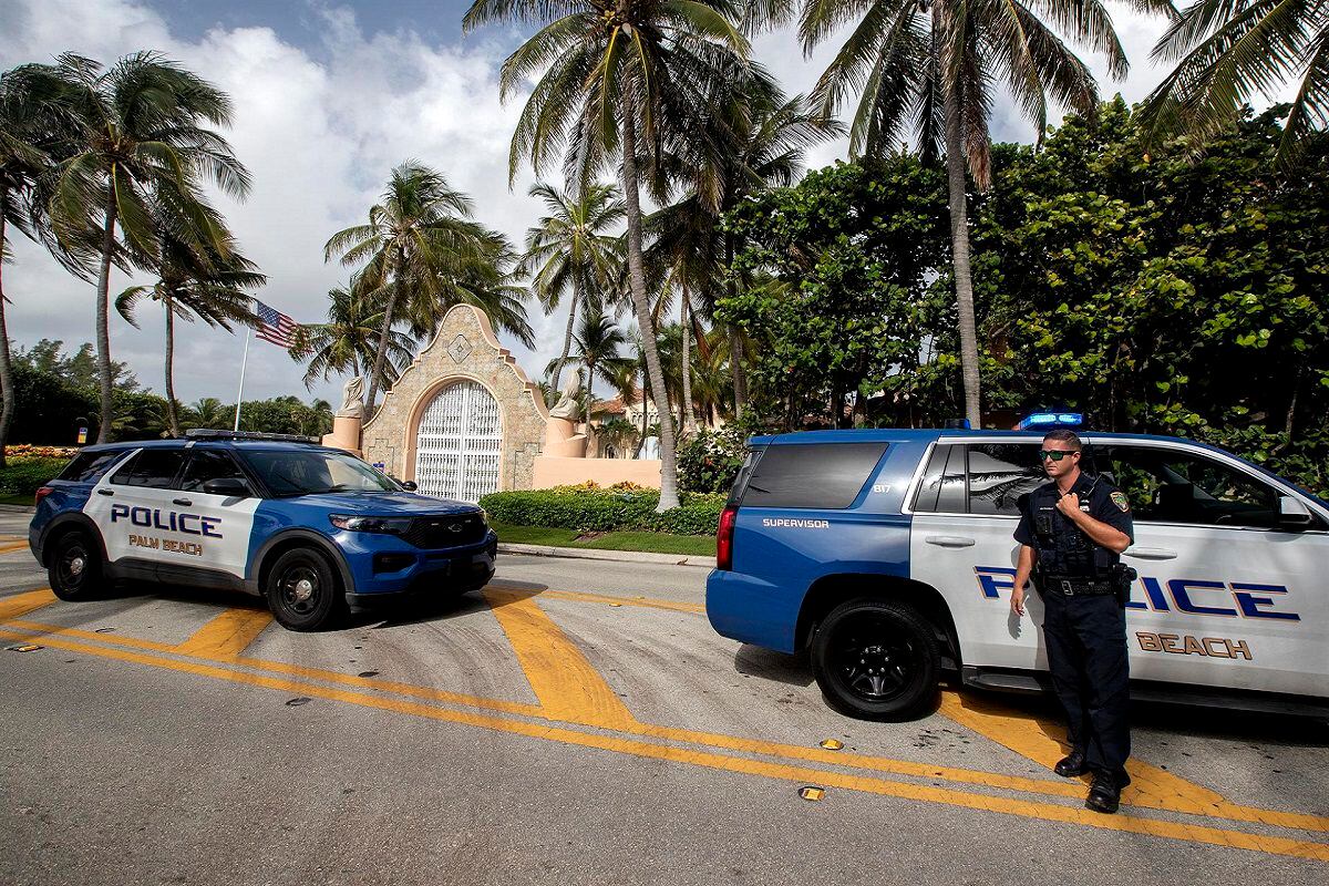 The FBI raided Mar-a-Lago, Donald Trump's Florida home.  (Reference photo: EFE/EPA/CRISTOBAL HERRERA-ULASHKEVICH).