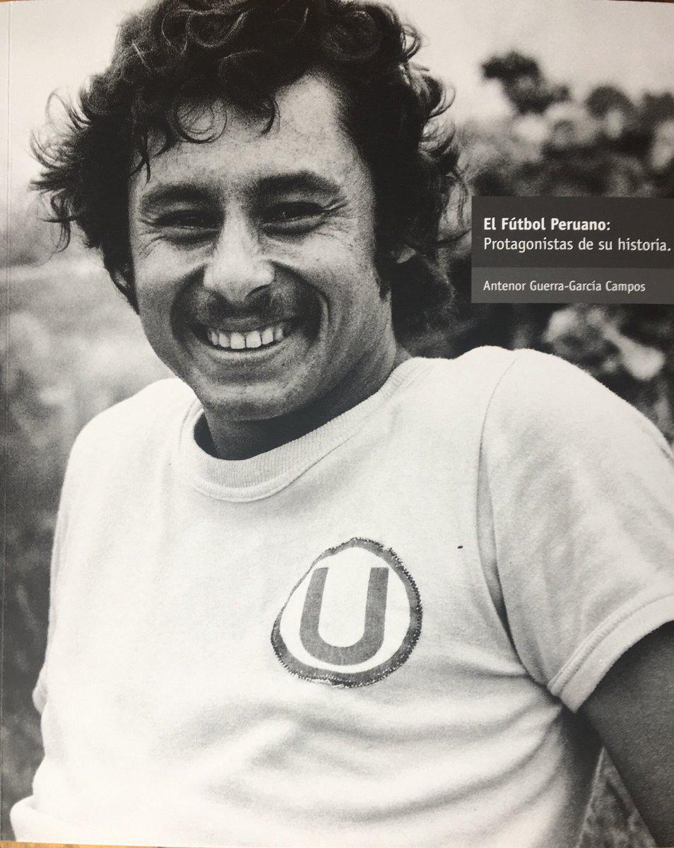 Publican fotos históricas de las glorias del fútbol peruano en libro