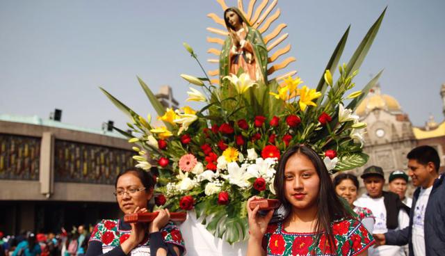 Según la alcaldía de Gustavo A. Madero, en el norte de la capital y donde se encuentra la basílica, se espera que al menos llegue un millón de personas más a visitar la imagen religiosa. (Foto: EFE)