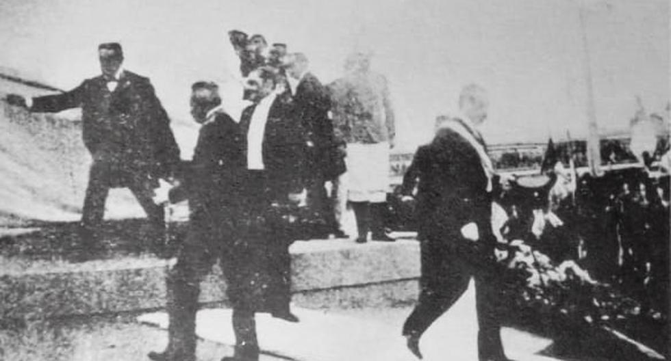 En la imagen, el presidente José Pardo y el general Roque Sáenz Peña en un instante previo al develamiento del monumento a Bolognesi en noviembre de 1905. (Foto: GEC Archivo Histórico)